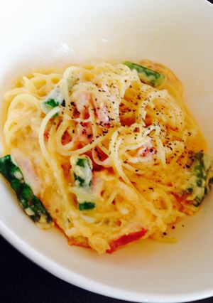 アスパラとベーコンのカルボ風パスタ-レシピのメイン写真