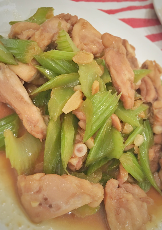 台湾料理 セロリと鶏肉の中華炒め-レシピのメイン写真