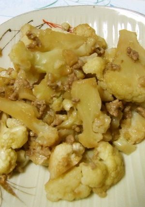 シンプルでおいしい☆カリフラワーの炒め物-レシピのメイン写真