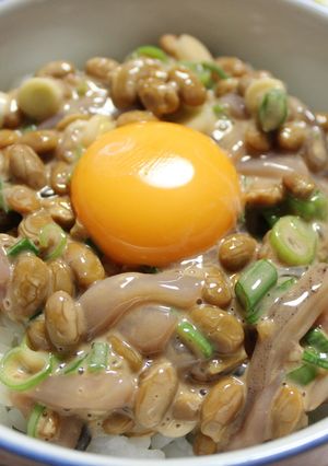 朝食に★イカの塩辛納豆卵ねぎdon♪-レシピのメイン写真