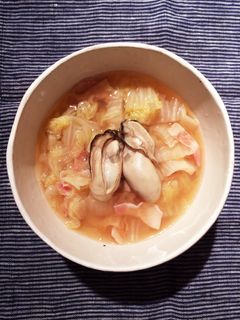 牡蠣と白菜とベーコンのスープ-レシピのメイン写真