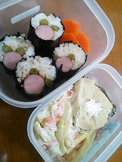 チビの冬弁当*お花の細巻き-レシピのメイン写真