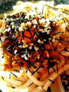 バターでコクを!簡単納豆釜玉うどん-レシピのメイン写真