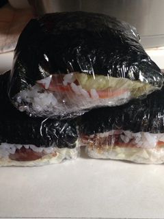 握らないおにぎりバーガー-レシピのメイン写真