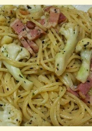 カリフラワーとベーコンのオイル系パスタ-レシピのメイン写真