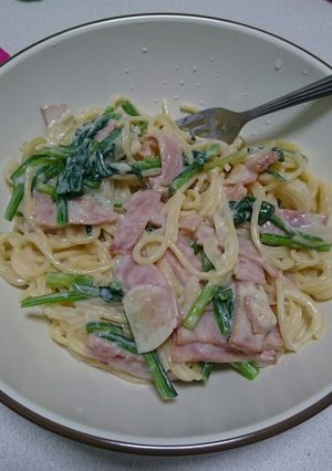 ﾎｳﾚﾝ草とﾍﾞｰｺﾝのｸﾘｰﾑﾊﾟｽﾀ-レシピのメイン写真
