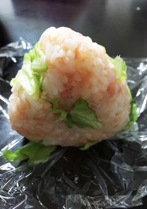 レタスしゃけ おにぎり-レシピのメイン写真