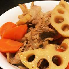 รูปของ 豚肉とれんこんと人参の炒め煮
