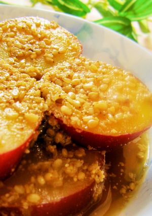 レンジで超簡単♡ほっこり薩摩芋のごま煮-レシピのメイン写真