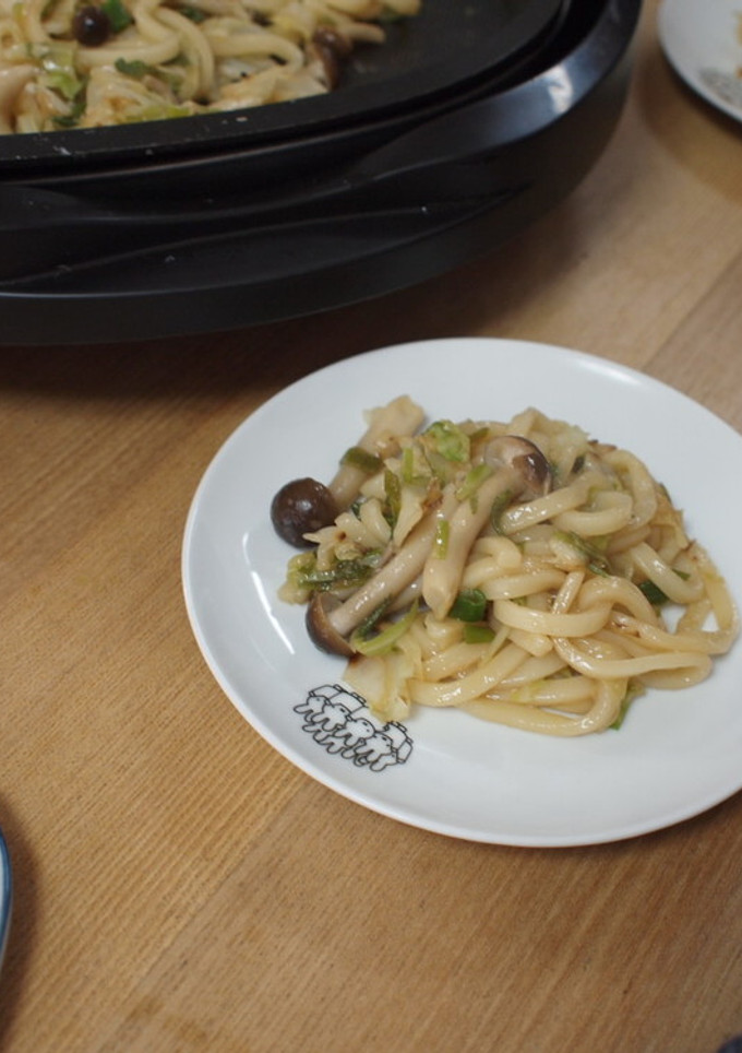 冬に美味しい　きのこの焼きうどん-レシピのメイン写真