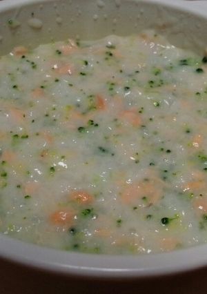 離乳食 中期 鮭とブロッコリーのミルク粥-レシピのメイン写真