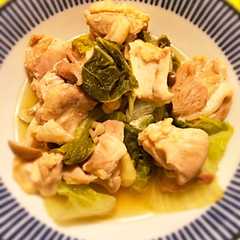 รูปของ 鶏もも肉と白菜のフライパン煮込み
