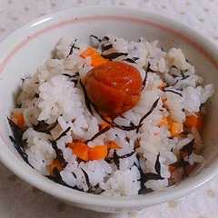 รูปของ ひじきとシラスの甘め混ぜご飯