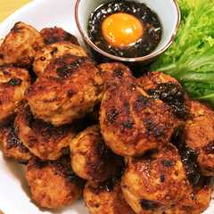 รูปของ 鶏つくねの照り焼き卵黄ソース
