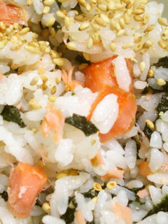 塩鮭と味付け海苔の簡単混ぜご飯。-レシピのメイン写真