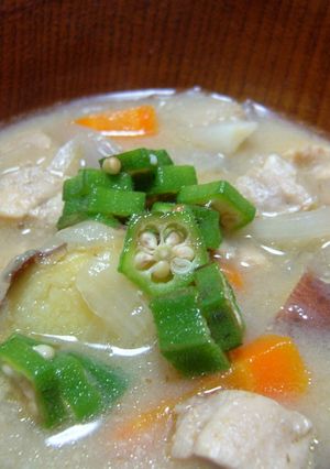 薩摩芋と鶏肉の具沢山お味噌汁-レシピのメイン写真
