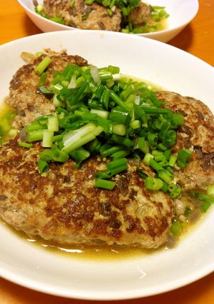 味噌煮込 こんにゃく入り豆腐ハンバーグ-レシピのメイン写真