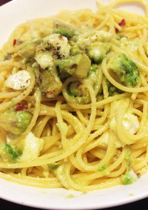 アボカドとモッツァレラチーズのパスタ-レシピのメイン写真