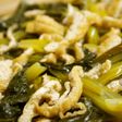 煮るだけ常備菜!小松菜と油揚げの煮びたし