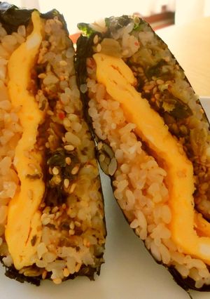 高菜炒めとチンで卵焼きの玄米おにぎらず～-レシピのメイン写真