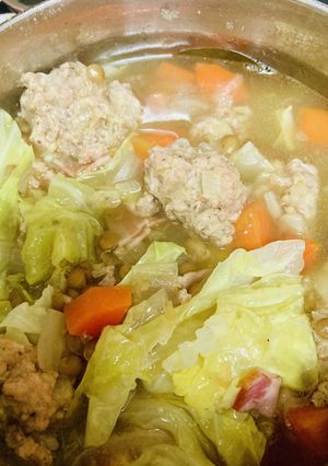 レンズ豆とキャベツの肉団子スープ-レシピのメイン写真