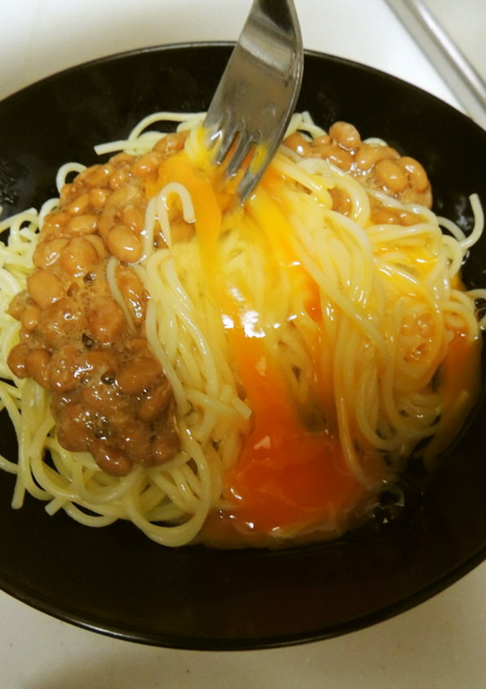 ずぼらさんのタマゴ納豆パスタ-レシピのメイン写真