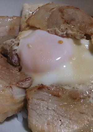 魅惑の巻きバラチャーシューエッグ丼♪-レシピのメイン写真