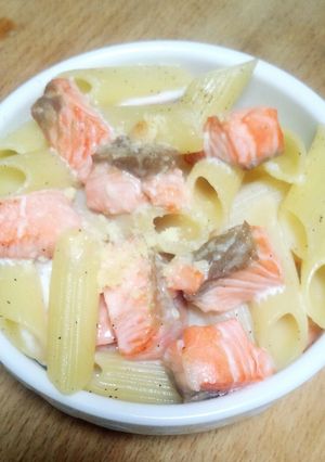 サーモンとペンネのココットカマン-レシピのメイン写真