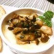 ワインに♡牡蠣ときのこのココットカマン。