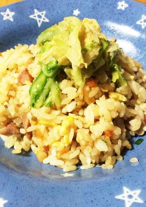 キャベツのっけ♬具だくさん五目炒飯-レシピのメイン写真