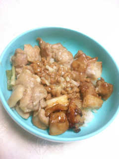 焼き鳥納豆チーズ丼-レシピのメイン写真