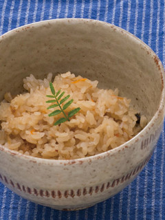 鶏ガラスープと鶏もも肉のかしわご飯-レシピのメイン写真