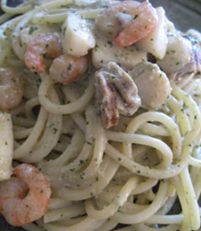 ジェノベーセソースで魚介類のパスタ-レシピのメイン写真