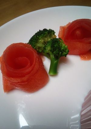 オードブル飾りにも♪トマトdeバラ作り-レシピのメイン写真