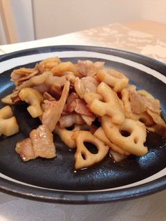 れんこんと豚バラの甘辛炒め-レシピのメイン写真