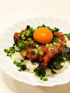 安いまぐろのサクで☆まぐろユッケ丼-レシピのメイン写真