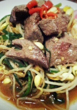 味噌入りの辛レバ豆もやし炒め-レシピのメイン写真