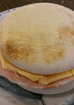 ２分で出来ちゃう★ハムチーズバーガー-レシピのメイン写真