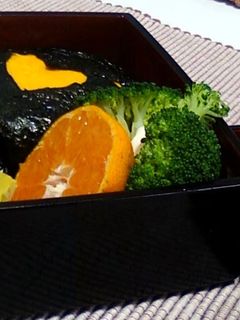 ヘルシーゆかり卵おにぎらず弁当-レシピのメイン写真