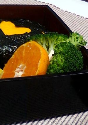 ヘルシーゆかり卵おにぎらず弁当-レシピのメイン写真