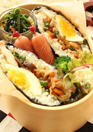 鶏ごぼうきんぴら卵のおにぎらず-レシピのメイン写真