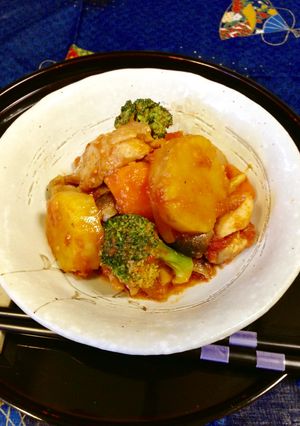 たっぷり野菜とチキンのトマト味噌煮込み♪-レシピのメイン写真