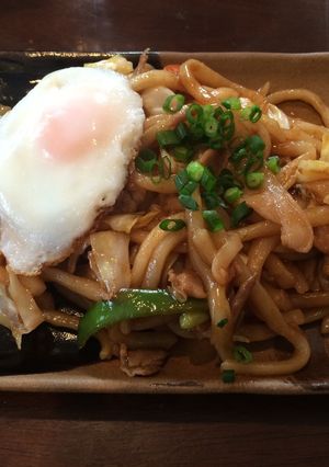 冷凍卵で目玉焼き(焼うどんのせ)-レシピのメイン写真