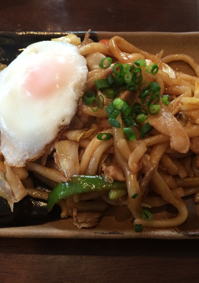 冷凍卵で目玉焼き(焼うどんのせ)-レシピのメイン写真