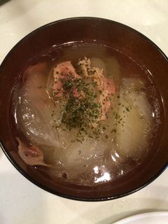 ココナッツオイルで玉ねぎまるごとスープ-レシピのメイン写真