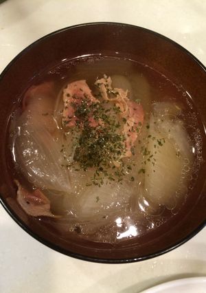 ココナッツオイルで玉ねぎまるごとスープ-レシピのメイン写真