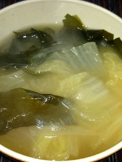朝食に♪白菜と玉葱のほんわか甘~い味噌汁-レシピのメイン写真