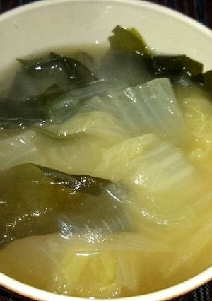 朝食に♪白菜と玉葱のほんわか甘～い味噌汁-レシピのメイン写真