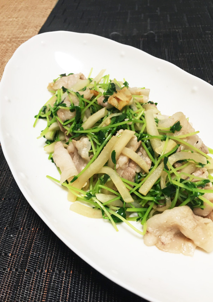 豆苗とカブの豚肉炒め-レシピのメイン写真
