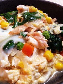 時短!親子丼風ほうれん草と鶏肉の卵とじ-レシピのメイン写真
